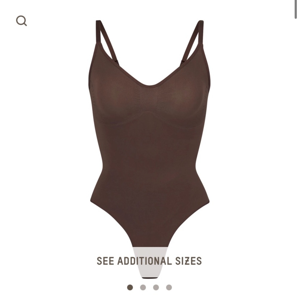 SKIMS SCULPTING THONG BODYSUIT